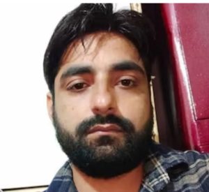 ये इश्क नहीं आसान इसके लिए डाका डालना पड़ता है साहब, 3 पत्नियों और कई प्रेमिकाओं पर लुटाने के लिए चपरासी ने डकारे 8 करोड़